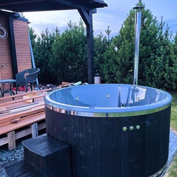 Hottub 200 cm WPC - externe houtkachel en gesloten trap